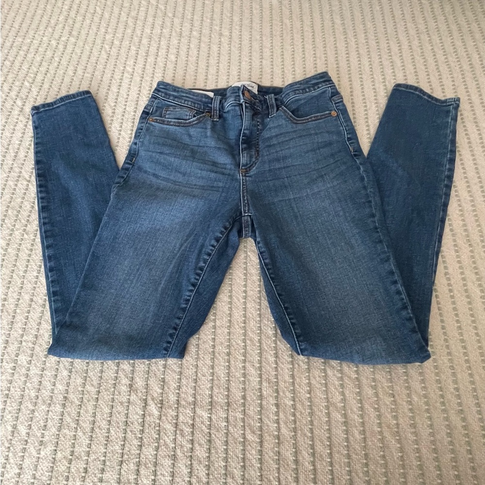 Universal Threads - High Rise Skinny Blue Jeans - Size: 6/28L